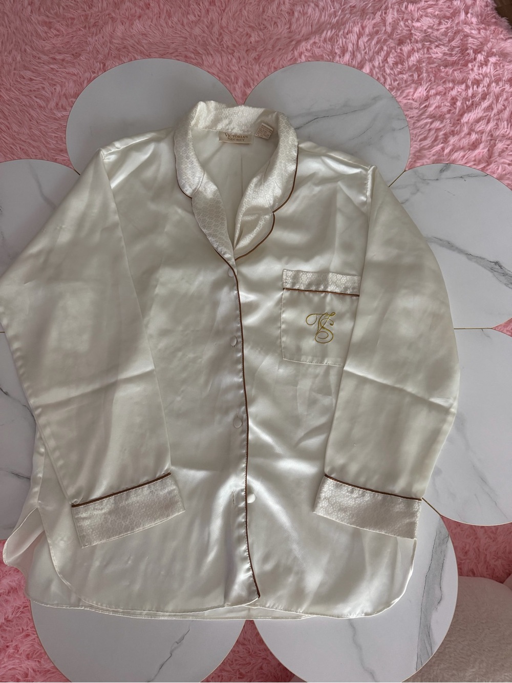 Victoria’s Secret vintage gold tag Silk-Feel Cream Satin Pajama Top - Picture 4 of 8